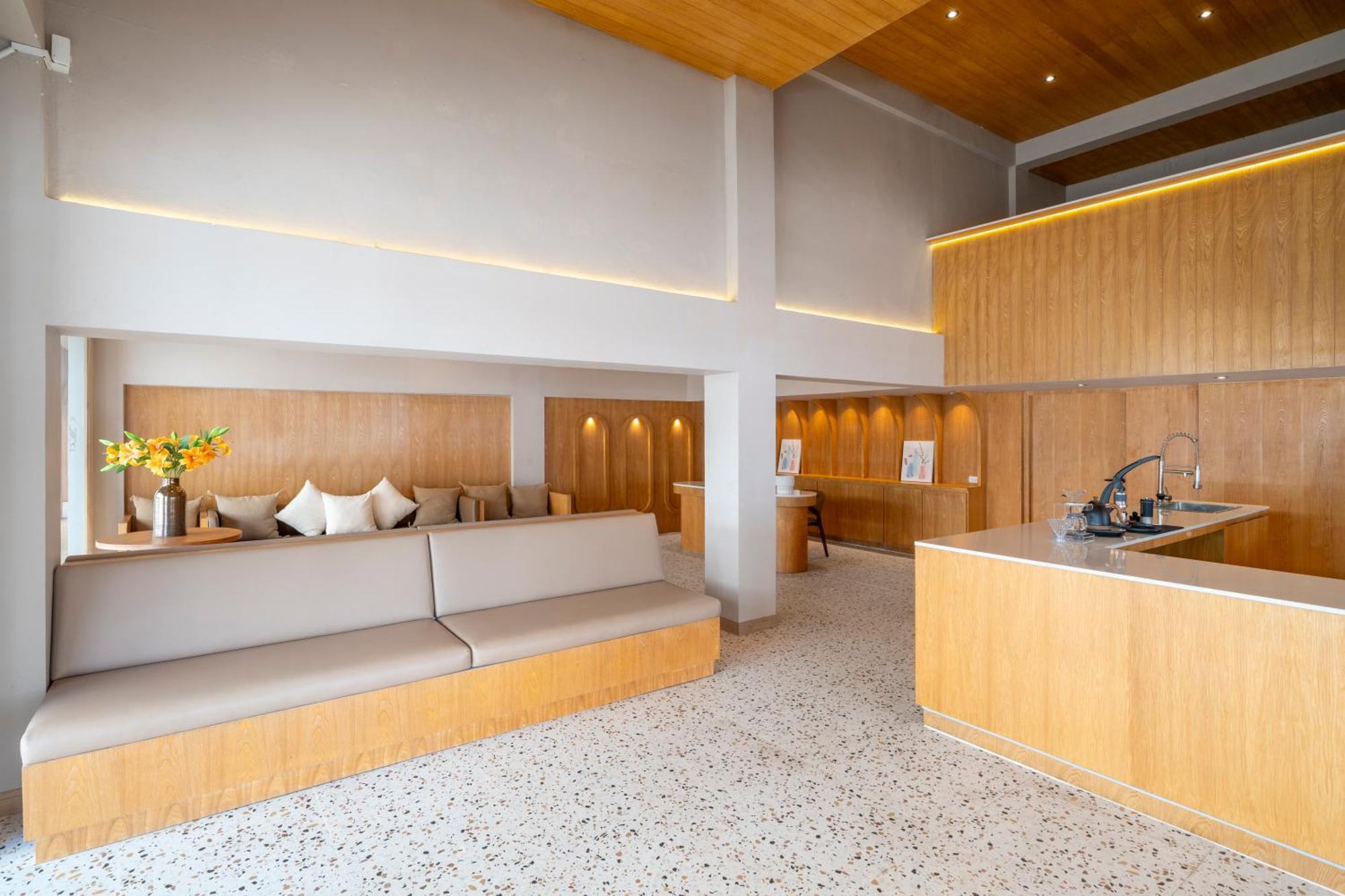 Horange Phuket Town Hotel Exterior photo